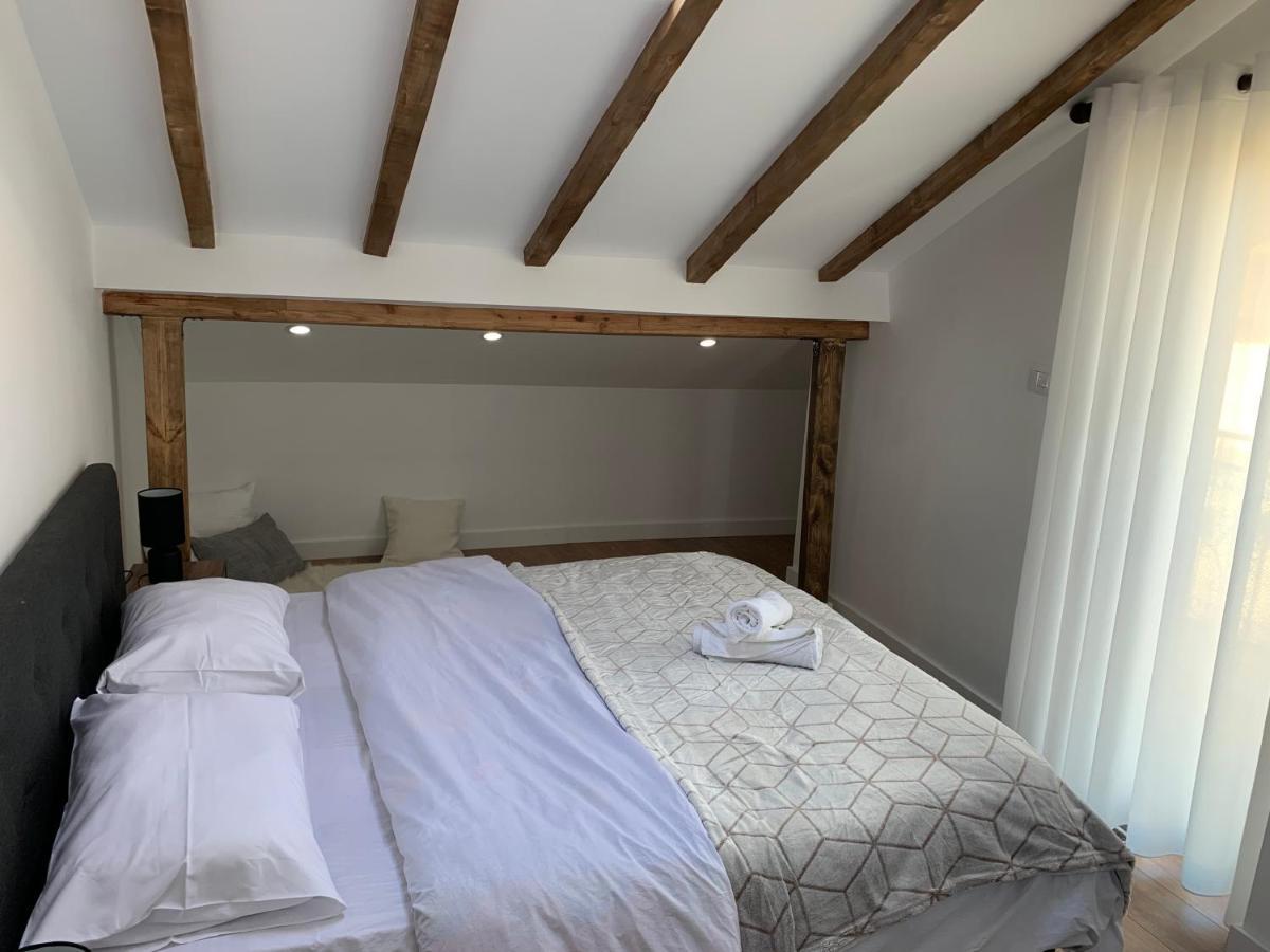 Noah'S Attic - Apartment Hotel In Korça Exteriör bild
