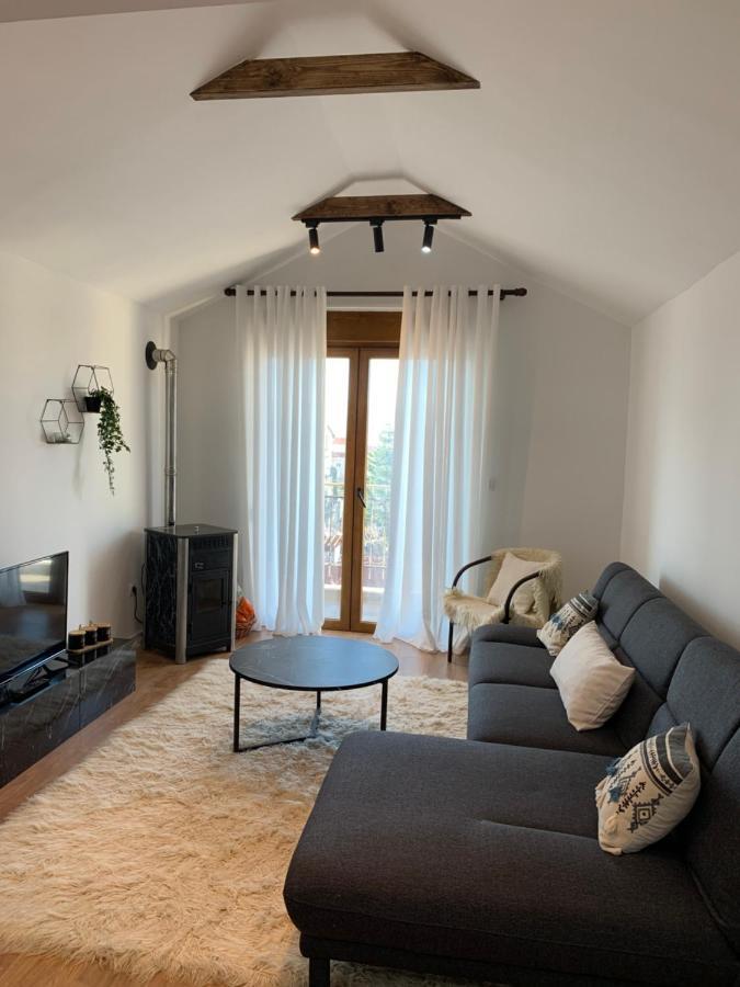 Noah'S Attic - Apartment Hotel In Korça Exteriör bild